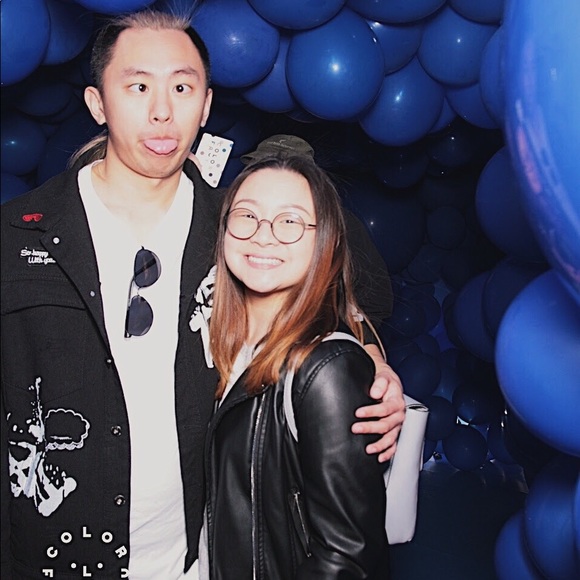 Meet your Seller/Buyer🙆 - Picture 2 of 2